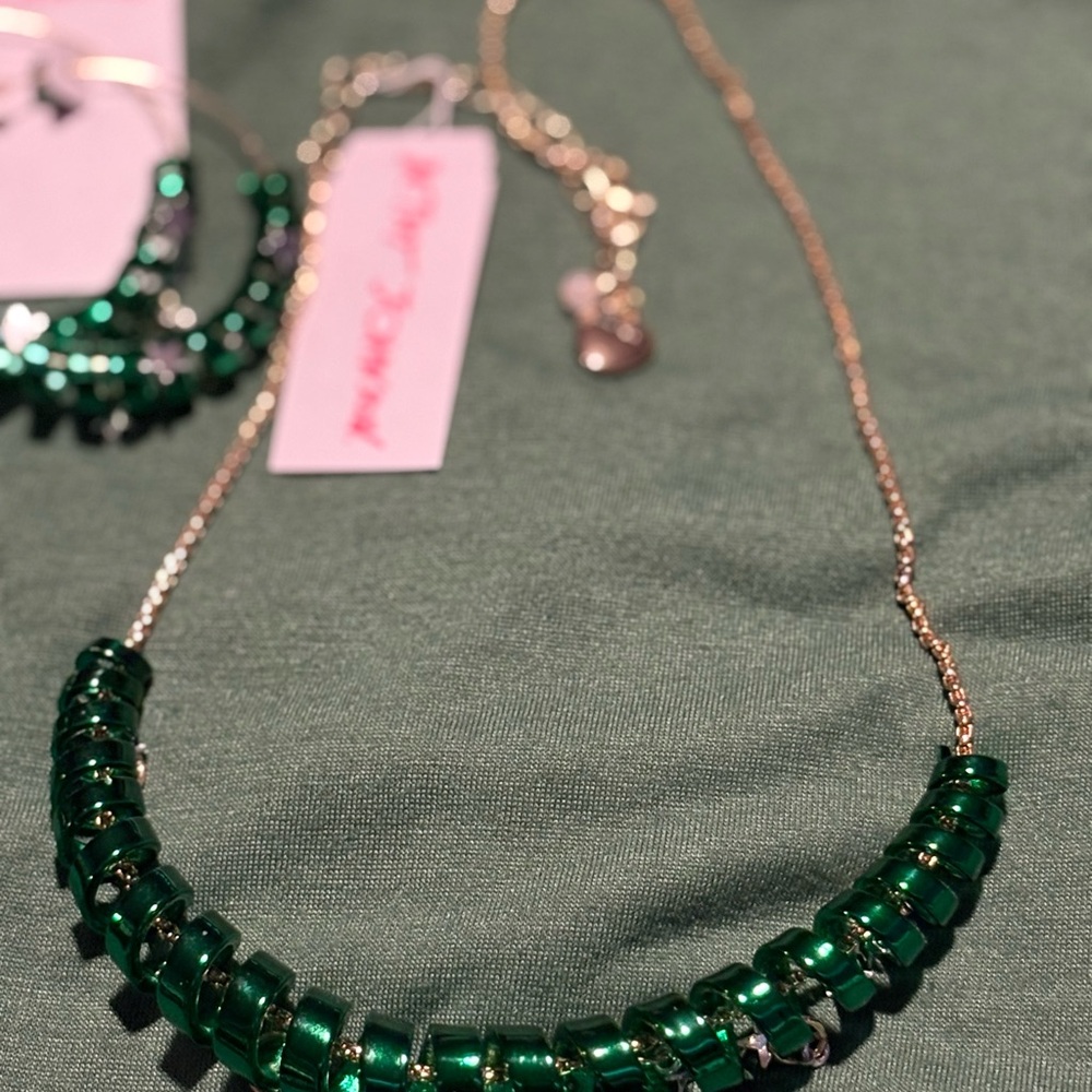 Betsey Johnson Emerald Green Jewelry Set - Picture 5 of 6